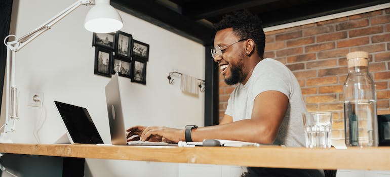 A person signing up for an email list