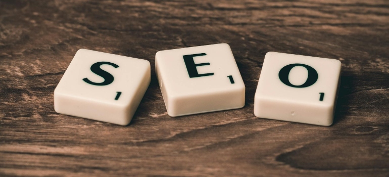 SEO written on a wooden surface
