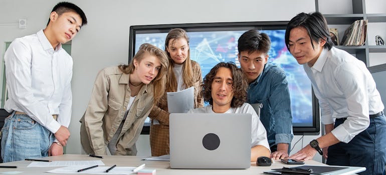 A team of marketing experts doing research on homepage vs treatment pages